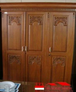 Almari Ukir Jati Jepara (Maja Pahit TFI 006)